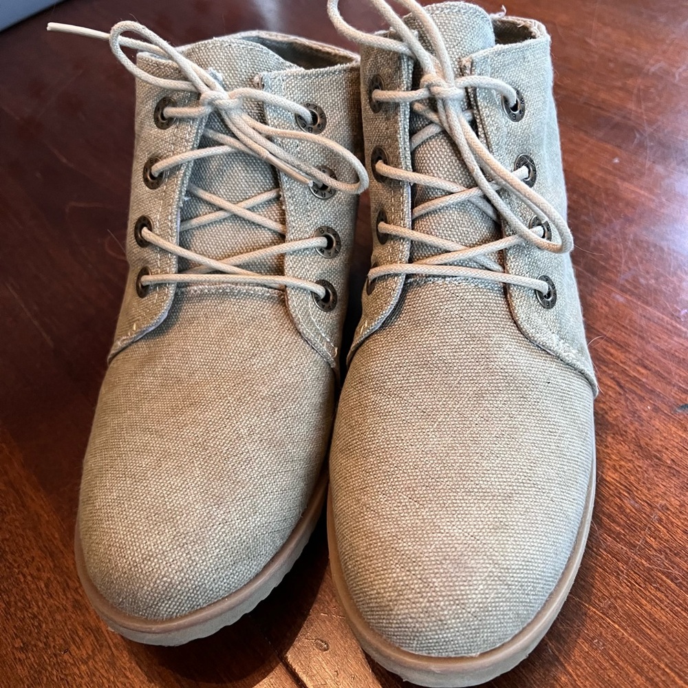 Bearpaw Ankle Booties- Tan